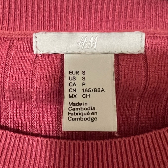 H & M Pink Scoop Neck, Tight Wrist Top, Small - Picture 3 of 4